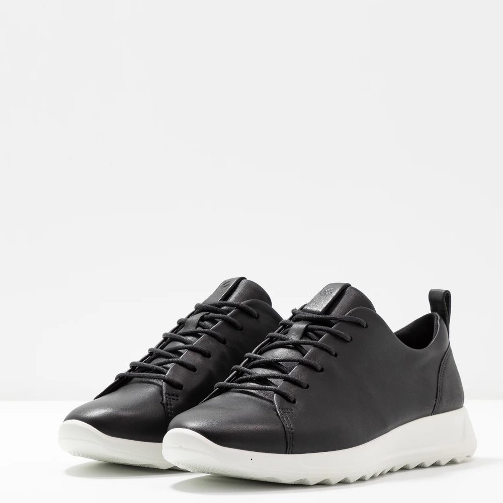 ECCO Flexure Runner Tie Sneaker
